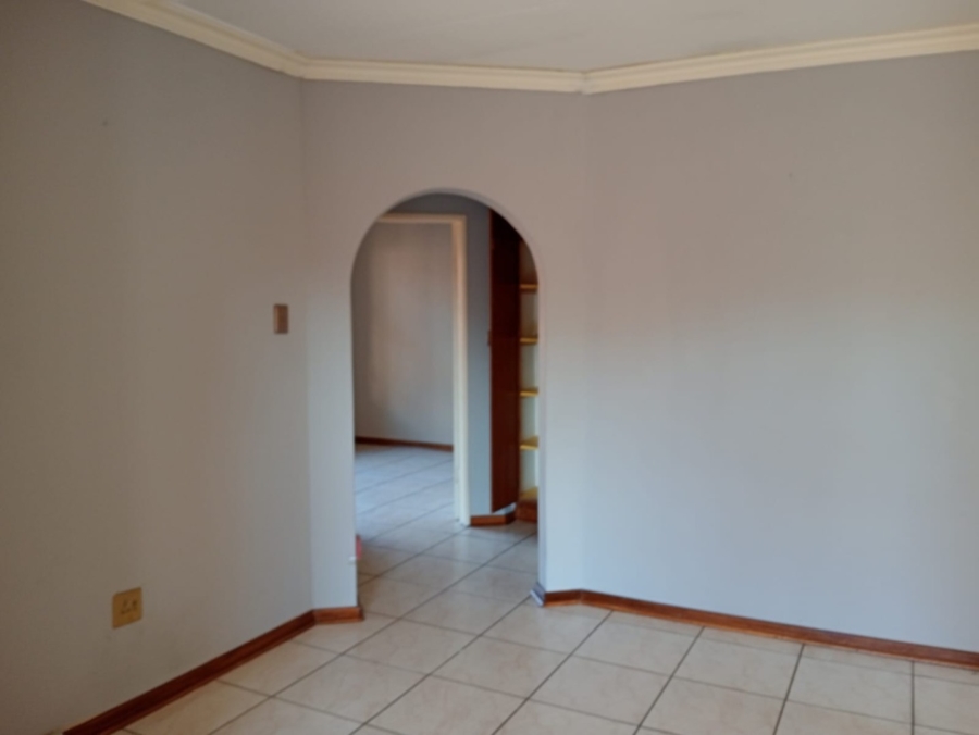 To Let 3 Bedroom Property for Rent in Langenhovenpark Free State